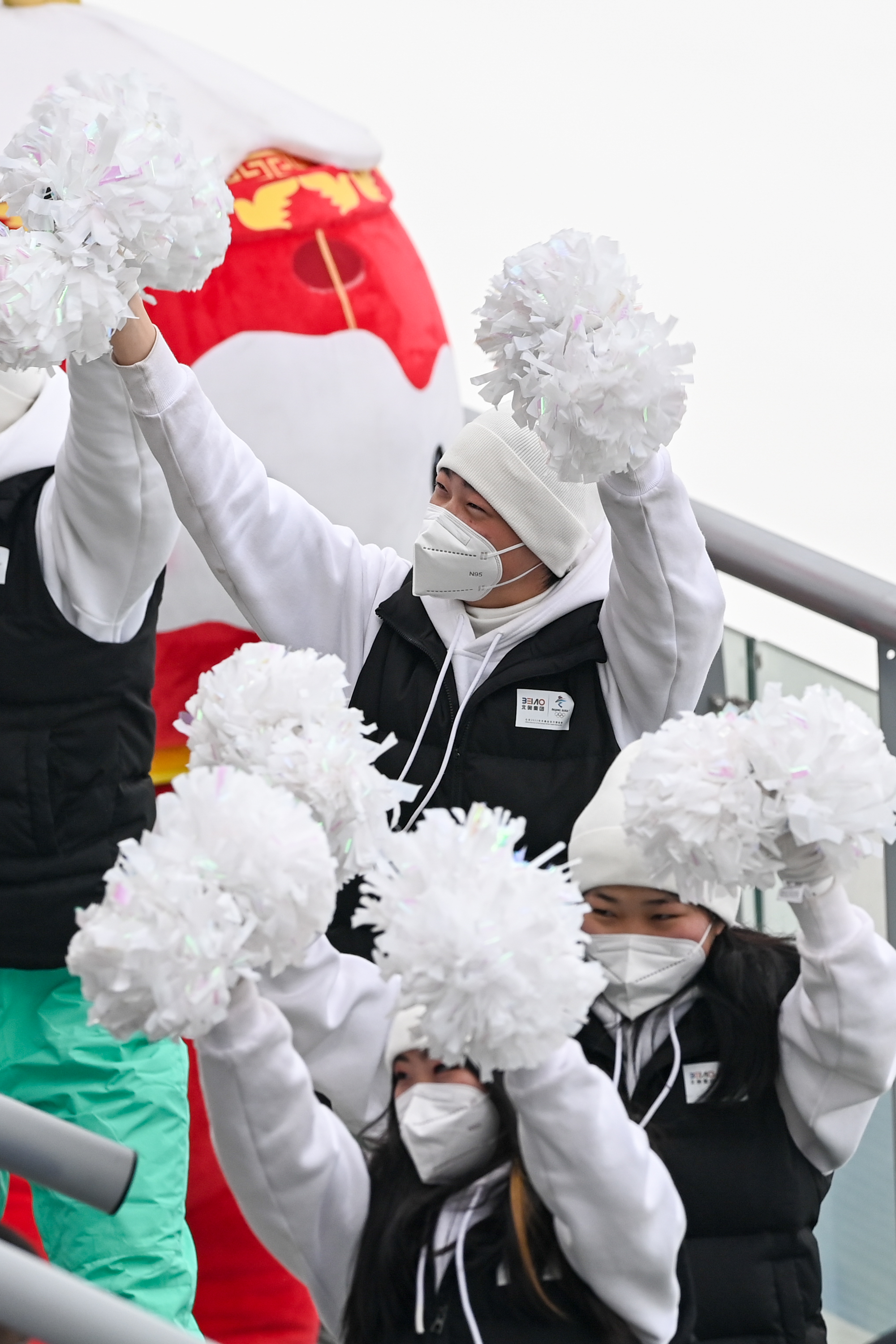 包含SKT带队取胜！，JackeyLove重要时刻重返赛场赛场气氛高涨的词条