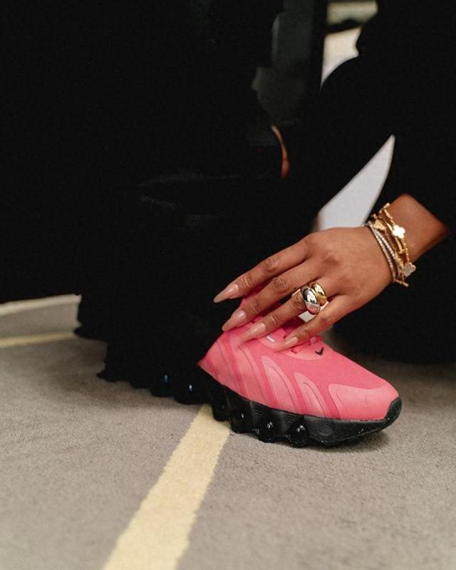 Yabo-阿扎伦卡意外战胜篮网，表现优异引爆全场！赛场气氛高涨-Yabo